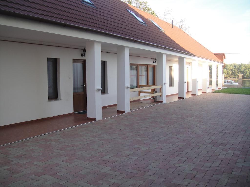 Paks Panzio Otel Dış mekan fotoğraf
