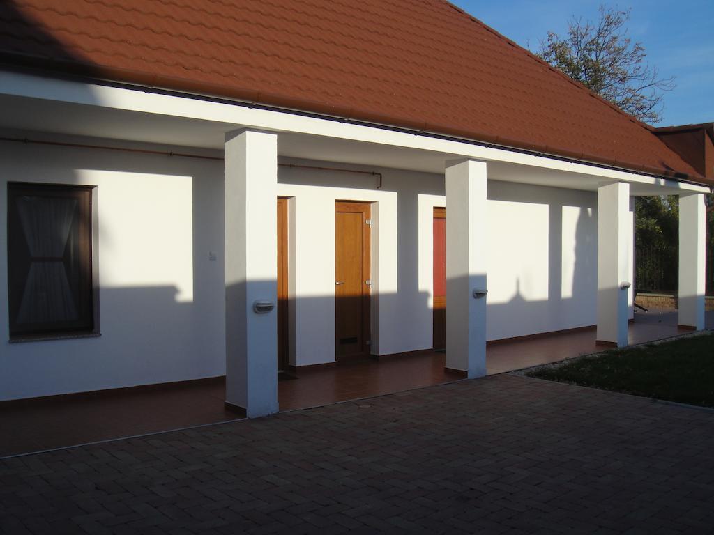 Paks Panzio Otel Dış mekan fotoğraf
