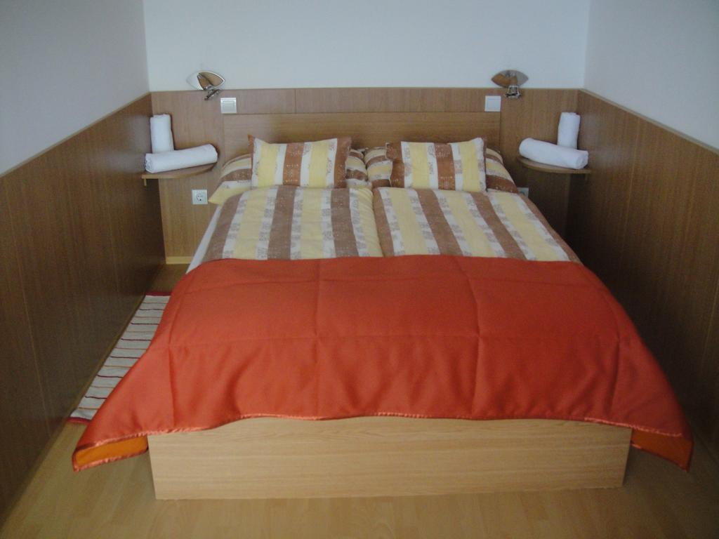 Paks Panzio Otel Dış mekan fotoğraf